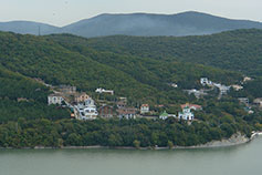 Абрау-Дюрсо. Вид на озеро и посёлок Абрау