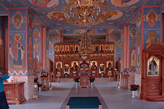 Дивноморское. Иконостас в храме преподобного Сергия Радонежского