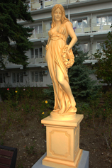 Геленджик. Античная скульптура в Лечебно-оздоровительном комплексе «Солнечная»