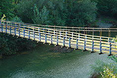Горячий Ключ. Подвесной деревянный мост через реку Псекупс Мост Надежды