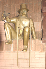 Краснодар. Памятник трубочисту