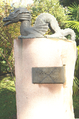 Сочи. Скульптура Дракона у входа в сад русско-японской дружбы