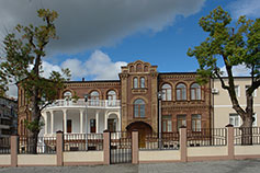 Абхазия. Сухуми. Здание Высшего начального училища